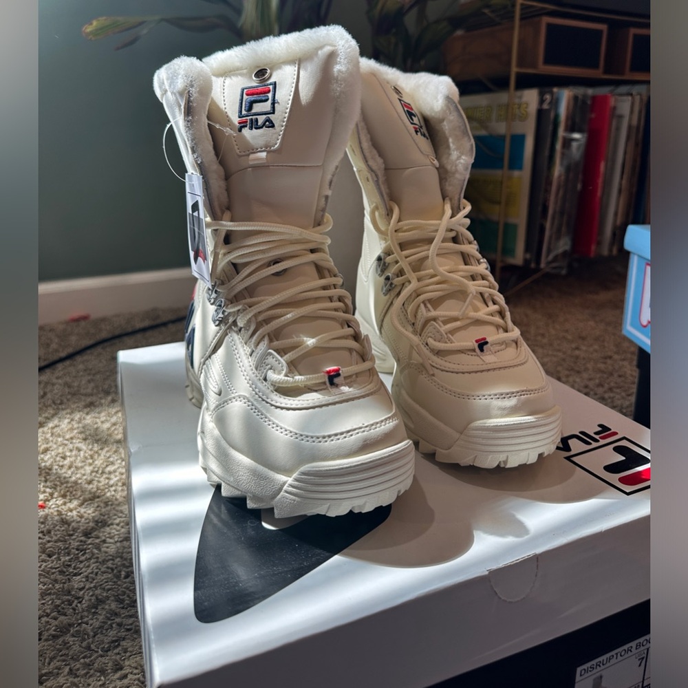 Fila Disruptor Boots size 7